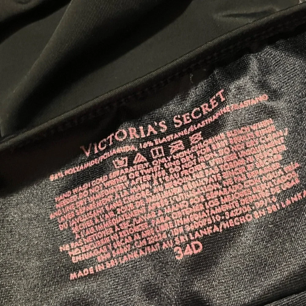 Victoria’s Secret bombshell swimsuit - Picture 5 of 9